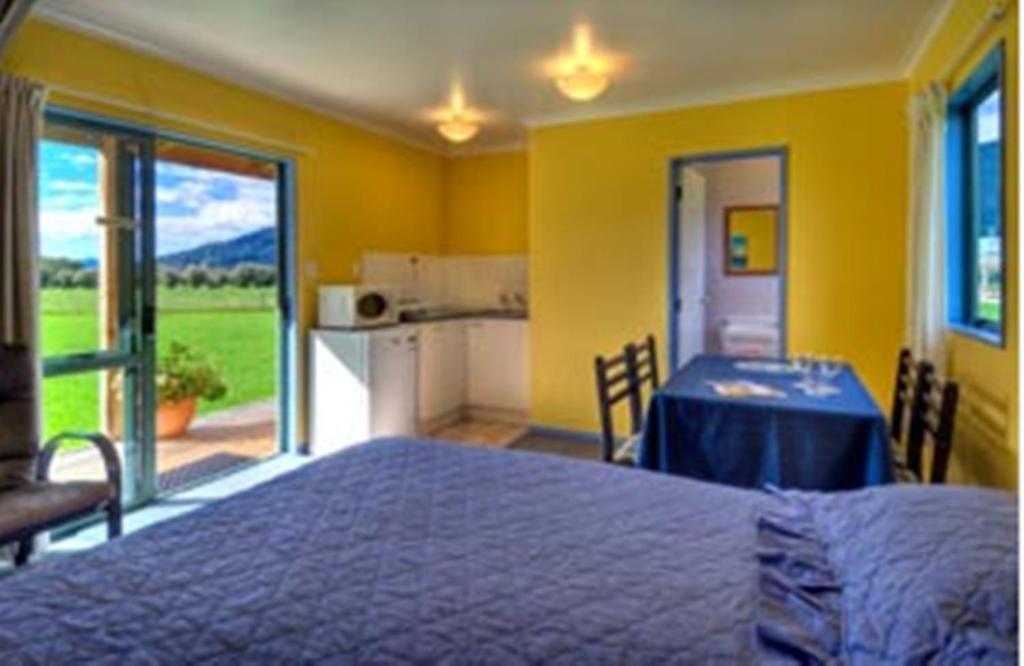 Smiths Farm Holiday Park Linkwater Rom bilde